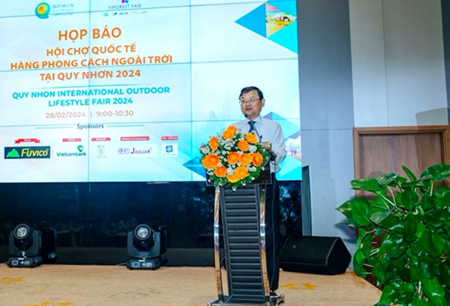 Ông Nguyễn Tự Công Hoàng - Phó Chủ tịch UBND tỉnh Bình Định phát biểu tại buổi Họp báo