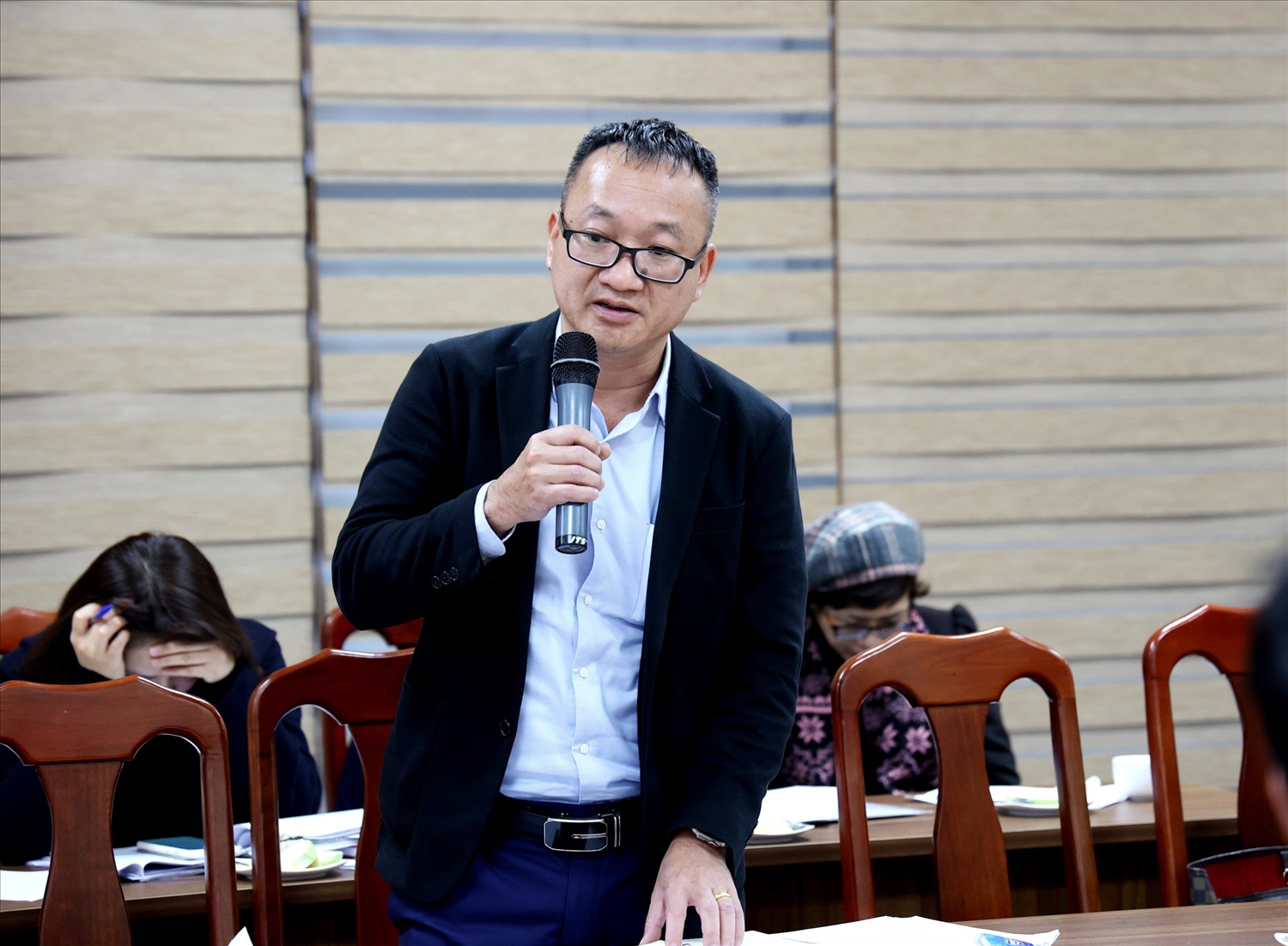Ông Nguyễn Văn Thức, Phó Chánh Văn phòng Điều phối Chương trình MTQG 1719 phát biểu tại cuộc họp
