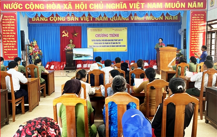 Công an tỉnh Thừa Thiên Huế tổ chức tuyên truyền, phổ biến giáo dục pháp luật về phòng ngừa tội phạm và tệ nạn ma túy cho Nhân dân trên địa bàn xã Hồng Hạ, huyện A Lưới