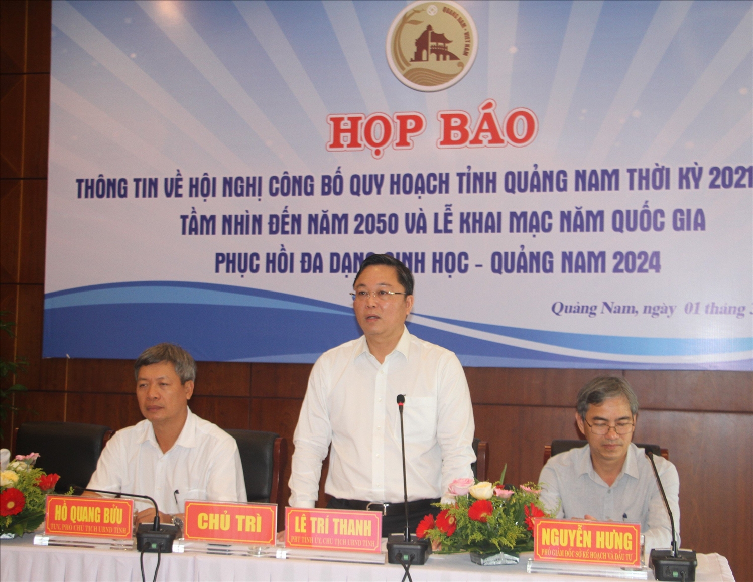 Ông Lê Trí Thanh, Chủ tịch UBND tỉnh Quảng Nam phát biểu tại buồi họp báo