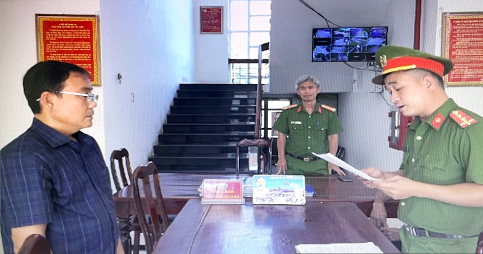 Công bố quyết định khởi tố bị can và lệnh bắt tạm giam ông Tôn Thất Thịnh - Giám đốc Ban Quản lý RPH Sông Cầu