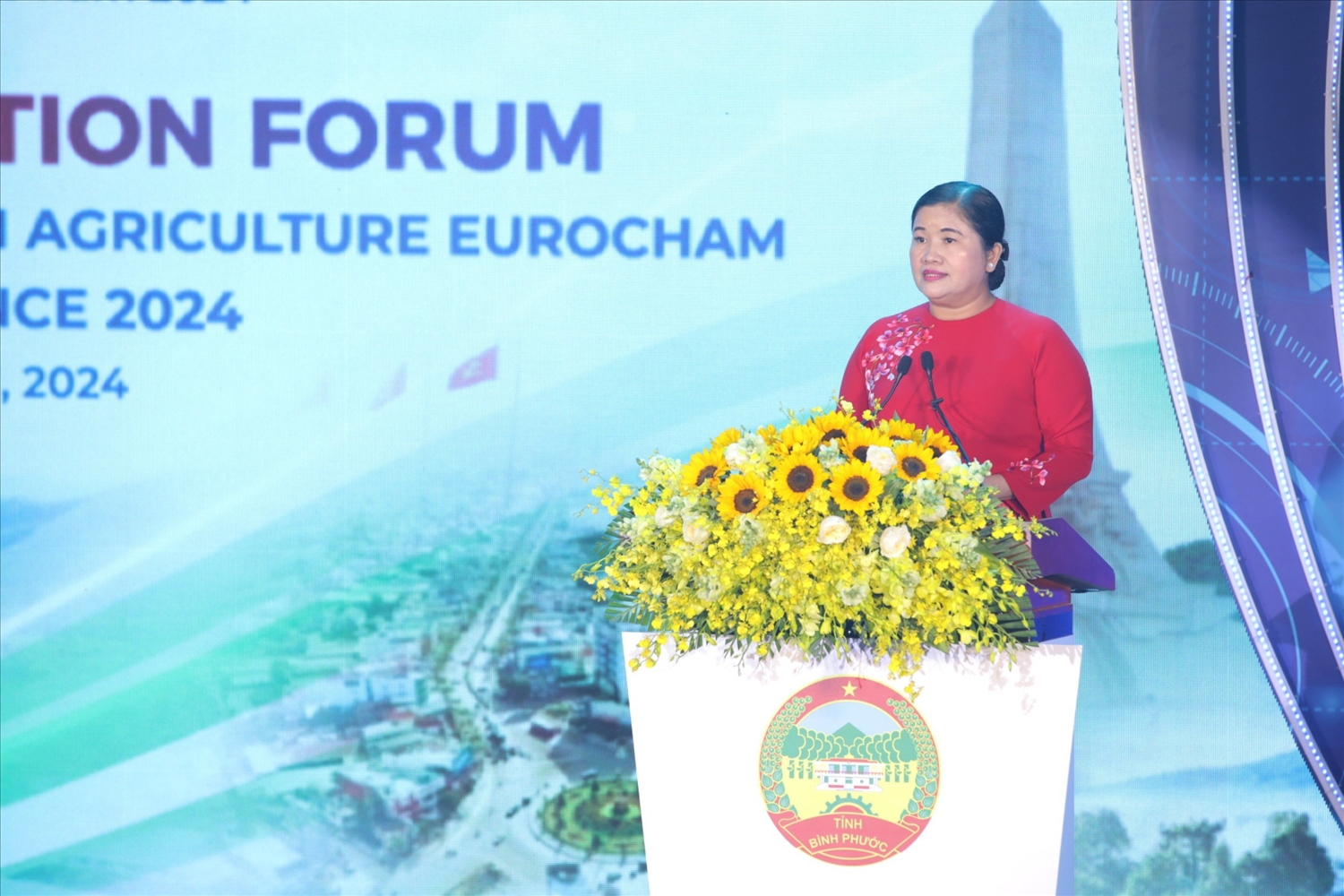 Bà Trần Tuệ Hiền, Chủ tịch UBND tỉnh Bình Phước phát biểu khai mạc diễn đàn