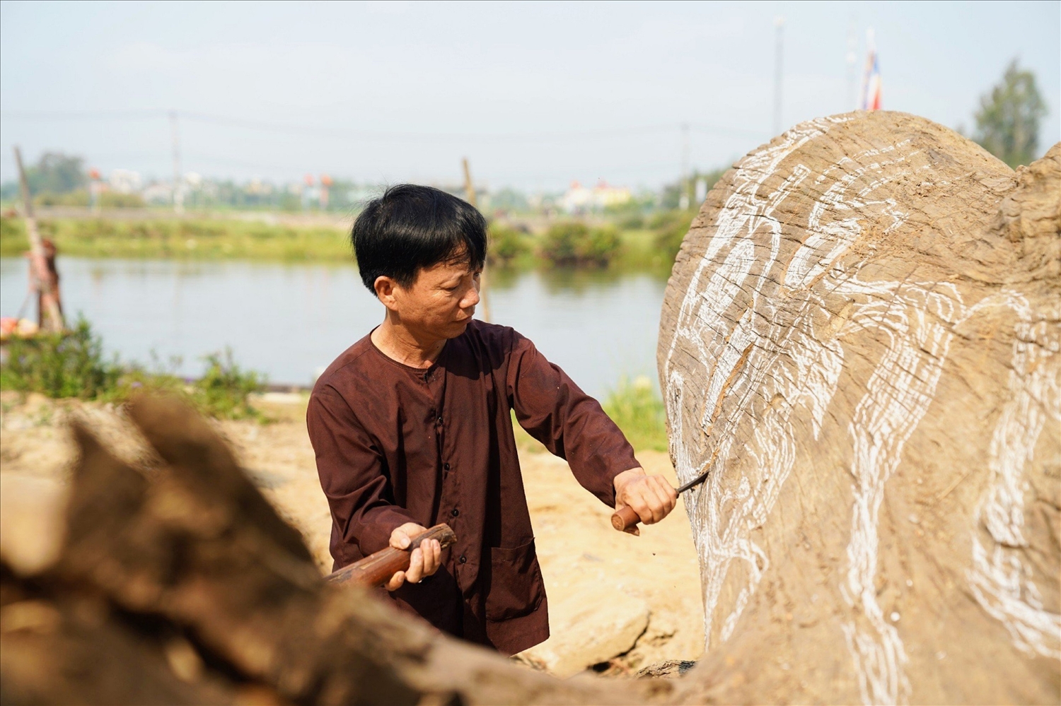 Nghệ nhân Huỳnh Sướng, người dẫn dắt bao thế hệ của làng nghề mộc Kim Bồng. 