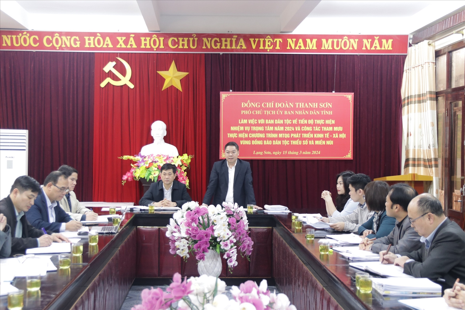 Ông Đoàn Thanh Sơn, Phó Chủ tịch UBND tỉnh Lạng Sơn phát biểu tại buổi làm việc