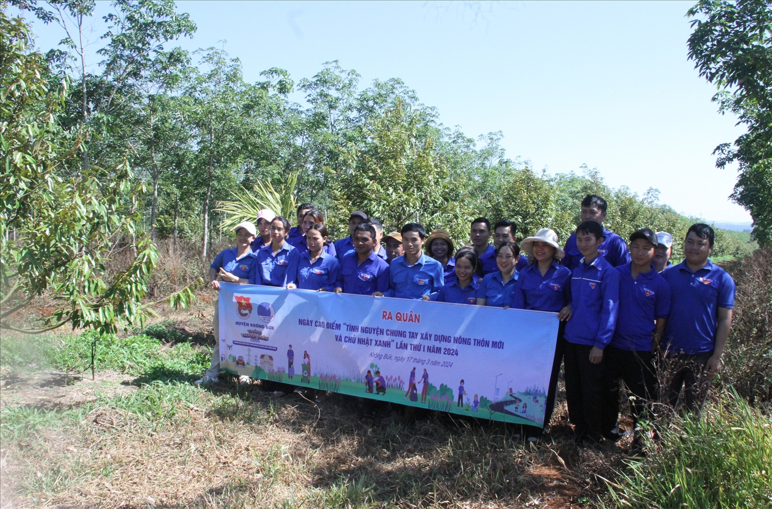 Đoàn viên, thanh niên huyện Krông Búk ra quân số hóa cây xanh
