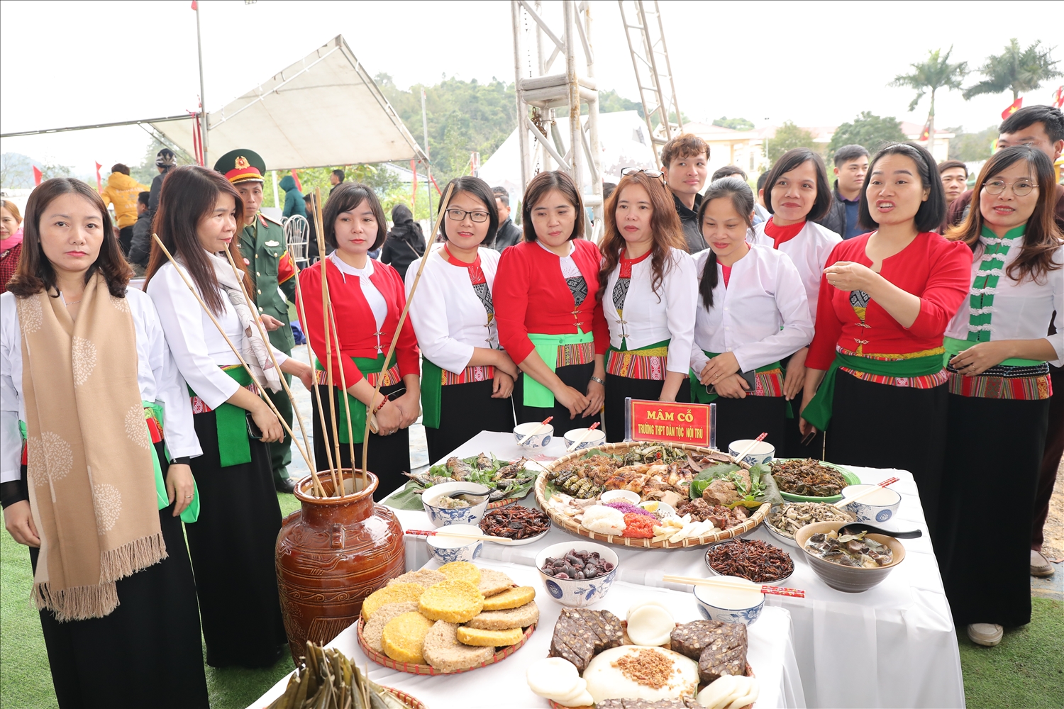 Hội thi ẩm thực các dân tộc tại ngày hội