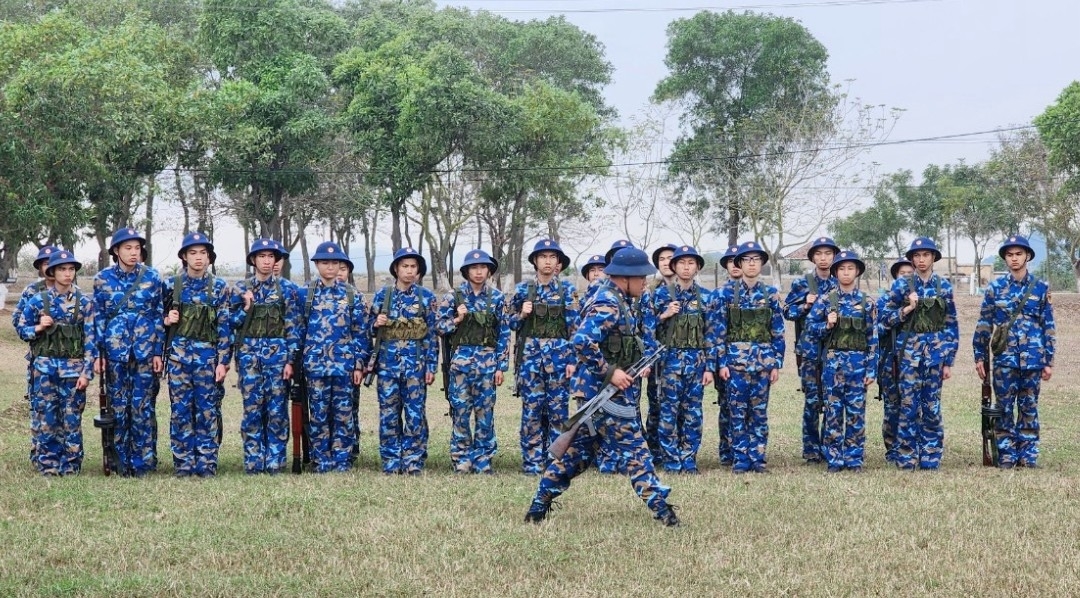 Sau hơn ba tuần huấn luyện, đơn vị tập trung huấn luyện cơ bản từ nề nếp, chế độ quy định đến các nội dung trên thao trường, bãi tập