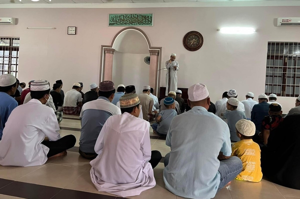 Khu hành lễ của các tín đồ Hồi giáo Islam là nam giới tại Thánh đường 104, thôn Văn Lâm 4, xã Phước Nam, huyện Thuận Nam, tỉnh Ninh Thuận (Ảnh tư liệu)