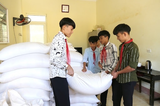 Bình Phước phân bổ gạo hỗ trợ học sinh và trường phổ thông ở những xã, thôn đặc biệt khó khăn trên địa bàn học kỳ II năm học 2023-2024. Ảnh minh họa