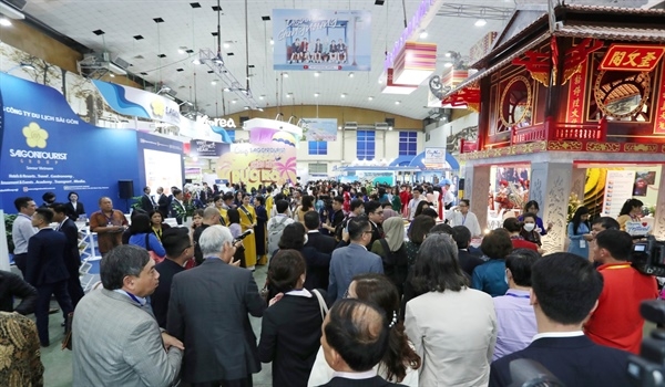 Dự kiến sẽ có khoảng 3.500 doanh nghiệp Việt Nam và quốc tế đến làm việc cùng khoảng 80.000 khách Việt Nam và quốc tế đến tham quan, mua sản phẩm tại Hội chợ.