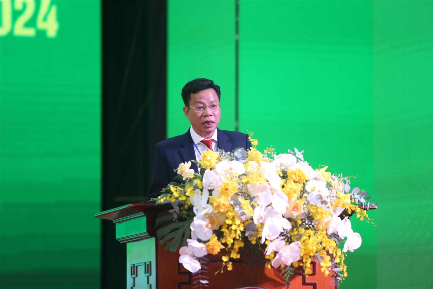 Phó Bí thư Tỉnh ủy, Chủ tịch HĐND tỉnh Lưu Văn Trung phát biểu tại hội nghị