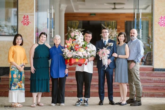 Nhà trai ngoại quốc ghi điểm bởi màn nhập gia tùy tục tại lễ cưới cô dâu người Thái ở Sơn La 5