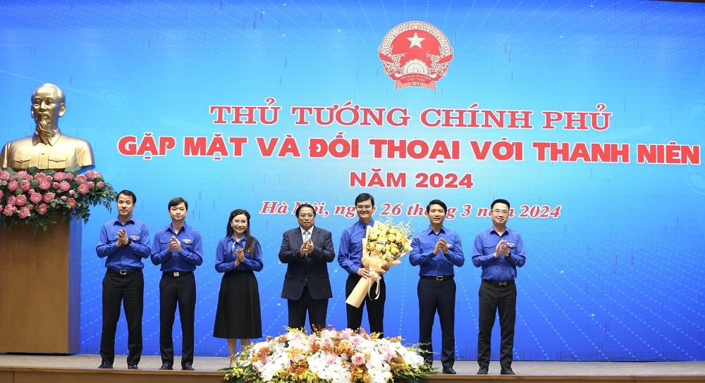Thủ tướng Chính phủ Phạm Minh Chính tặng hoa chúc mừng Ban Bí thư Trung ương Đoàn nhân dịp kỷ niệm 93 năm Ngày thành lập Đoàn Thanh niên Cộng sản Hồ Chí Minh