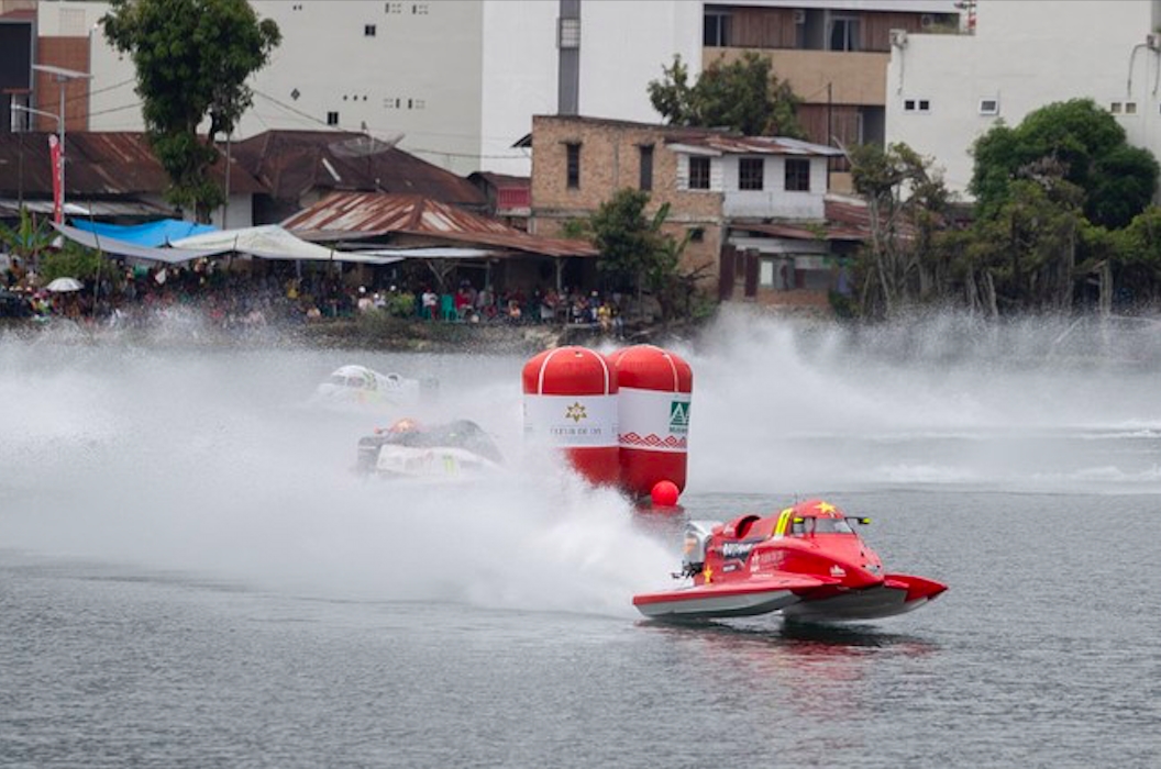 Đội đua thuyền Bình Định – Việt Nam dẫn đầu Grand Prix of Indonesia