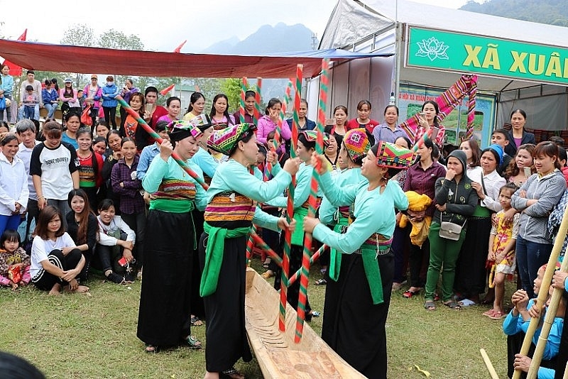 Trò chơi dân gian của đồng bào dân tộc Thái tại Lễ hội Mường Ca Da (huyện Quan Hóa, tỉnh Thanh Hóa) thu hút và hấp dẫn nhiều du khách tại Lễ hội