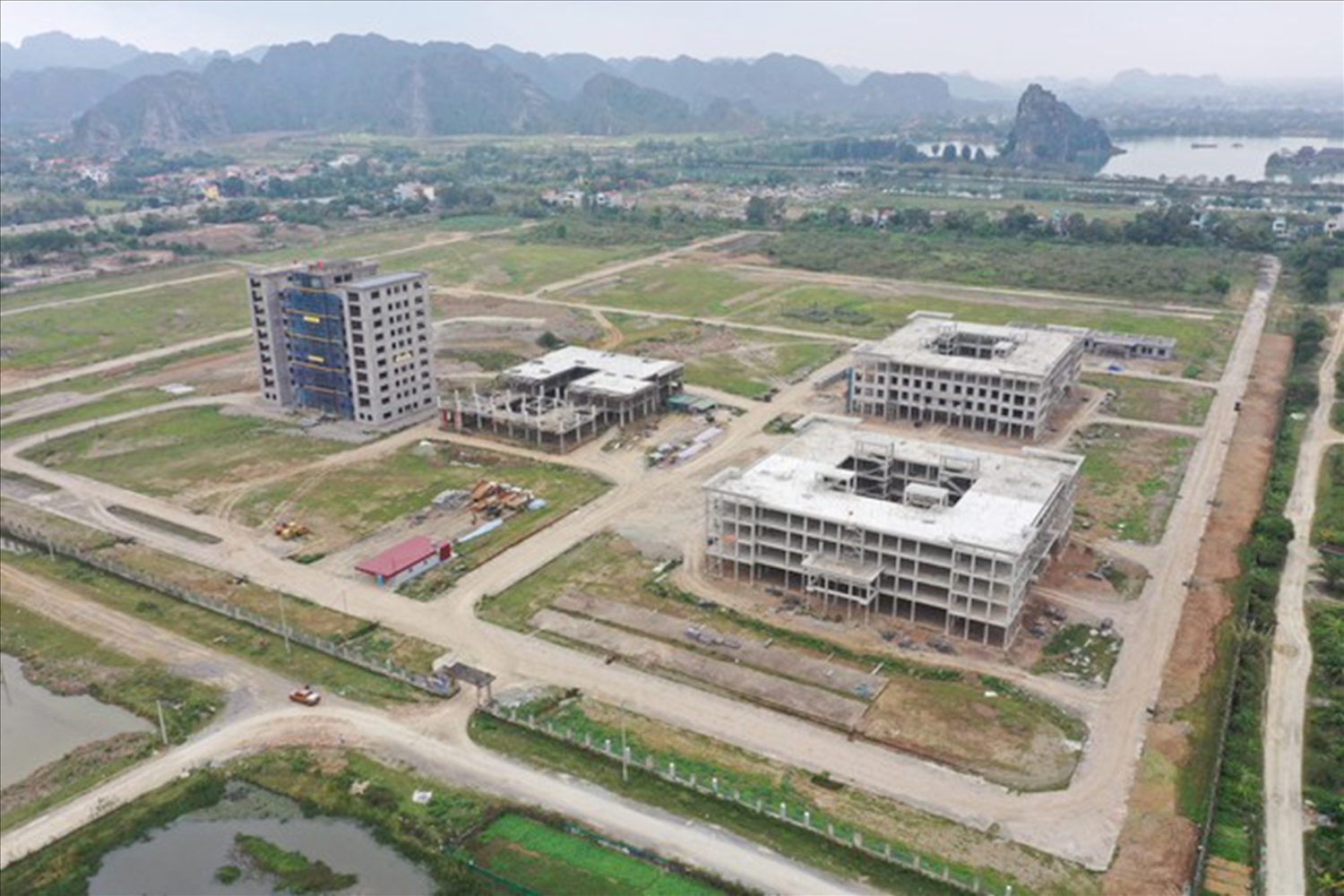 Dự án xây dựng Trường Đại học Hoa Lư, tỉnh Ninh Bình đầu tư hơn 1.000 tỷ đồng, bị bỏ hoang hơn 10 năm 