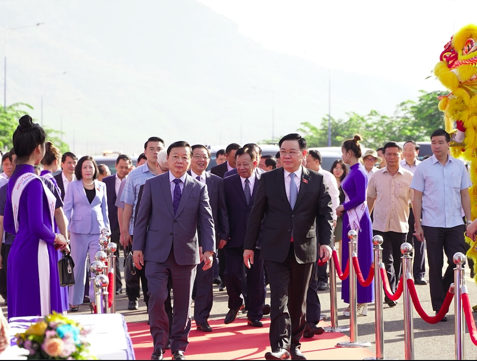 Chủ tịch Quốc hội Vương Đình Huệ và Phó Thủ tướng Chính phủ Trần Hồng Hà dự lễ khánh thành Khu công nghiệp, đô thị và dịch vụ Becamex VSIP Bình Định