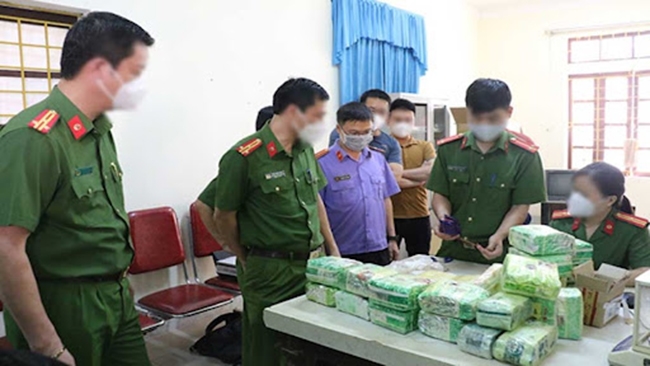 Vụ vận chuyển 27 kg ma túy bị bắt giữ