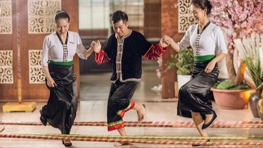 Nhảy sạp và điệu xòe Thái luôn tạo nên sự sôi động trong các dịp Tết Mường Thanh.