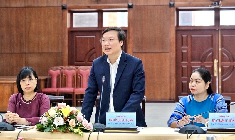 Chủ tịch UBND tỉnh Gia Lai Trương Hải Long phát biểu, lắng nghe ý kiến để kịp thời quan tâm, tháo gỡ, hỗ trợ của chị em phụ nữ