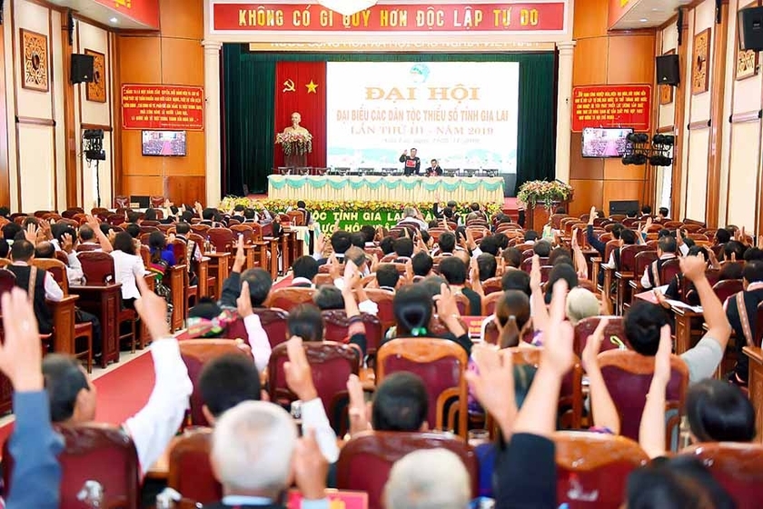 Quang cảnh Đại hội đại biểu các DTTS tỉnh Gia Lai lần thứ III với sự tham gia của 250 đại biểu ưu tú đại diện cho 34 dân tộc trên địa bàn