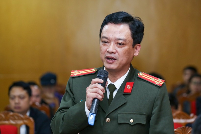 Đại diện Công an tỉnh Bắc Giang thông tin công tác bảo đảm an ninh trật tự lễ hội.