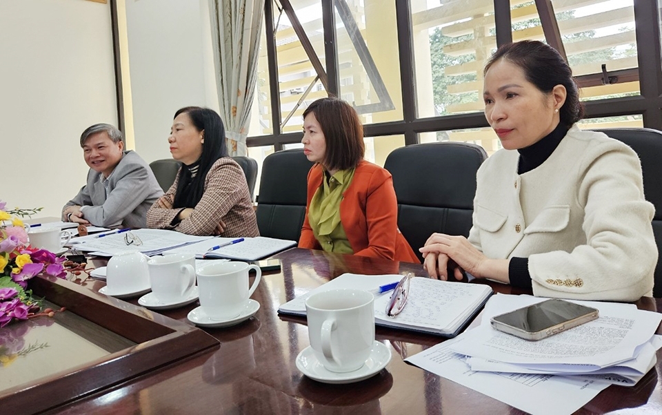 Ban Dân tộc tỉnh Thanh Hóa và đại diện các phòng ban có liên quan tại buổi làm việc