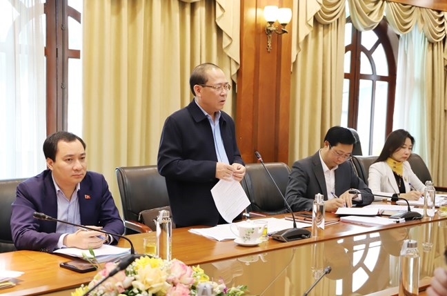 Phó Chủ tịch Ủy ban Trung ương MTTQ Việt Nam Hoàng Công Thủy phát biểu tại cuộc họp