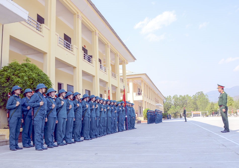 Gần 100 thành viên khối nữ dân quân Tây Bắc được tuyển chọn kỹ lưỡng từ đông đảo nữ dân quân trong toàn tỉnh Điện Biên. (Ảnh: Hà Linh)