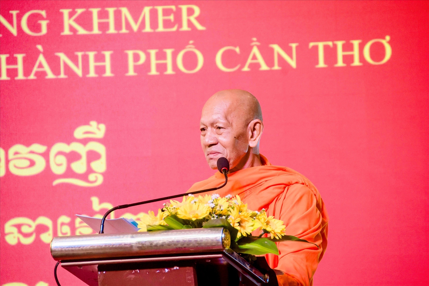 Hoà Thượng Đào Như, Phó Chủ tịch Hội đồng Trị sự, Trưởng ban Trị sự GHPGVN TP.Cần Thơ, Viện trưởng Học viện Phật giáo Nam tông Khmer phát biểu tại buổi gặp mặt 