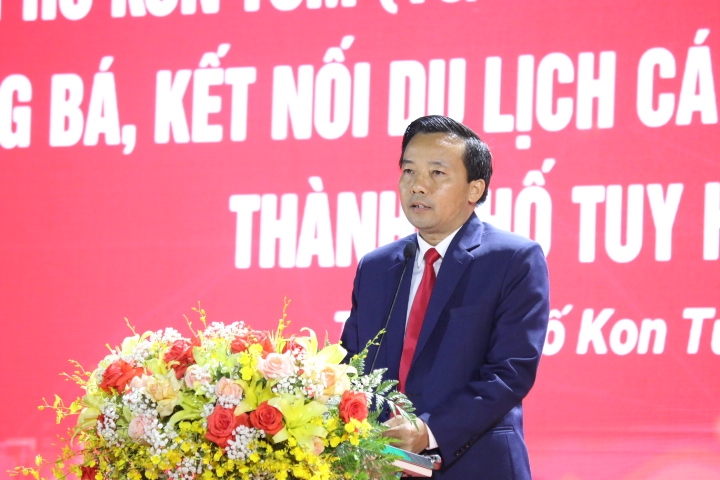 Chủ tịch UBND Tp. Kon Tum Nguyễn Thanh Mân phát biểu Khai mạc chuỗi các hoạt động chào mừng Kỷ niệm 15 năm ngày thành lập thành phố