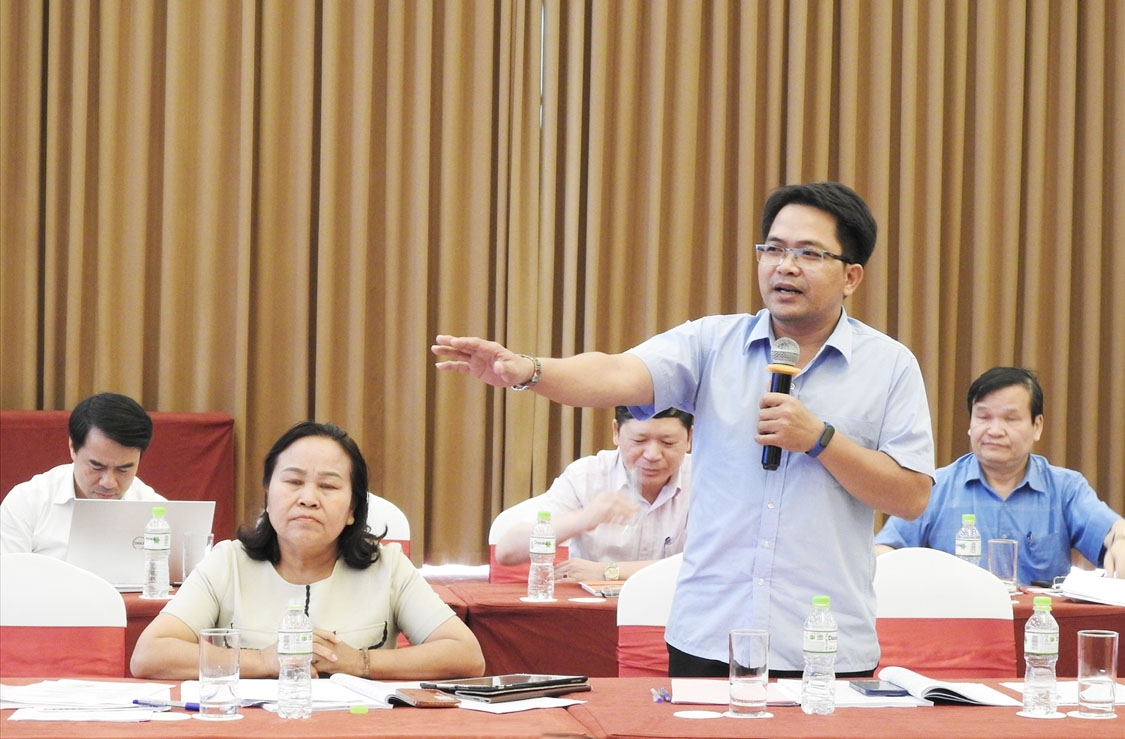 Đại diện Lãnh đạo Ban Dân tộc tỉnh Gia Lai phát biểu tại Hội thảo