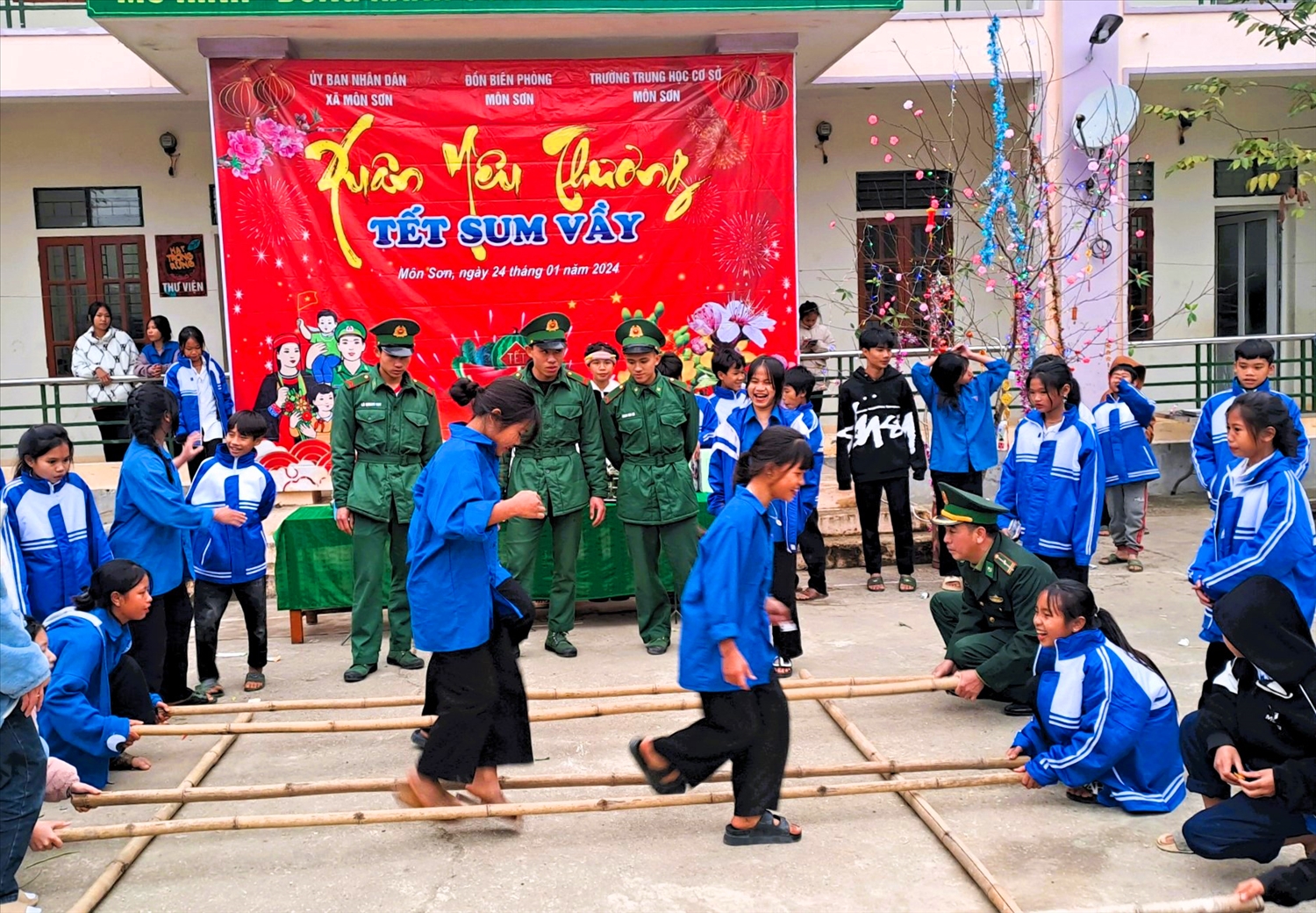 Các em học sinh Đan Lai tại mô hình “Đồng hành cùng ký túc xá vùng biên” thường xuyên được tham gia các hoạt động sinh hoạt tập thể