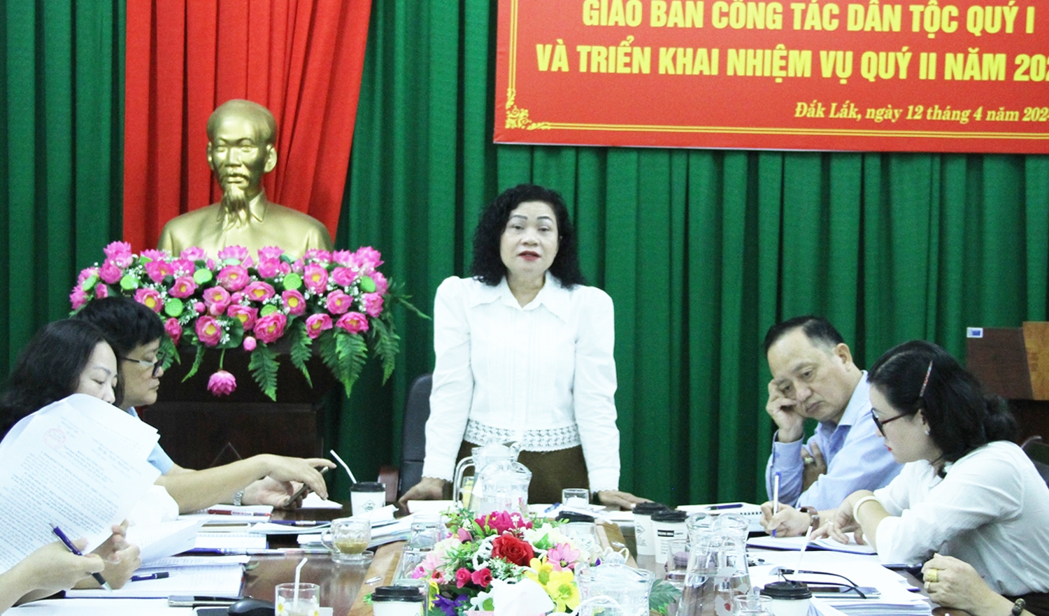 Trưởng Ban Dân tộc tỉnh Đắk Lắk H’Yâo Knul phát biểu tại Hội nghị