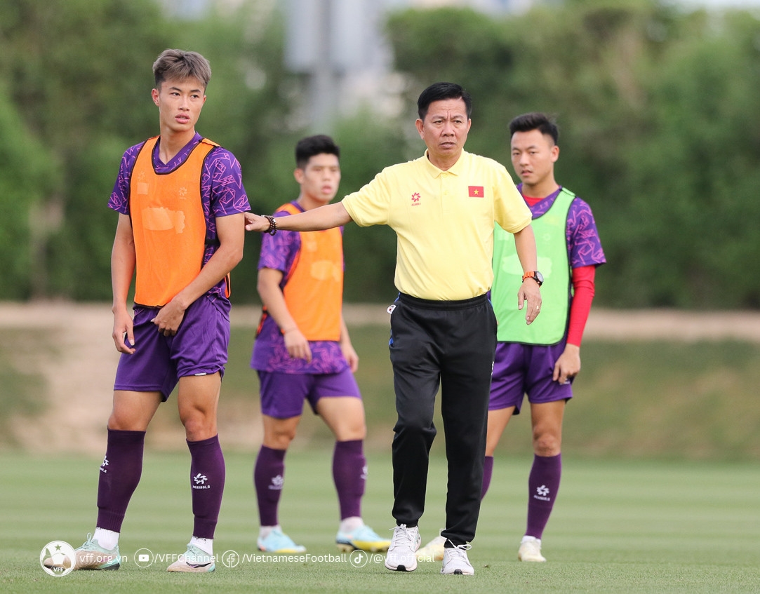 HLV Hoàng Anh Tuấn và U23 Việt Nam phải giành được ít nhất 4 điểm trước U23 Kuwait và U23 Malaysia, nếu muốn đi tiếp (Ảnh VFF)