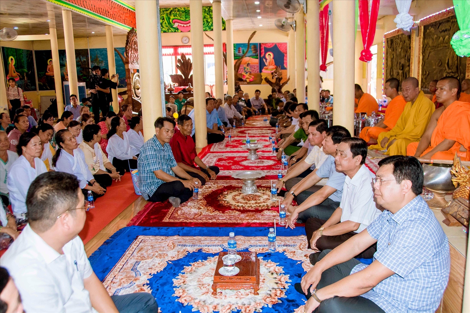Đoàn công tác đến chúc Tết Chôl Chnăm Thmây tại chùa Rạch Giồng