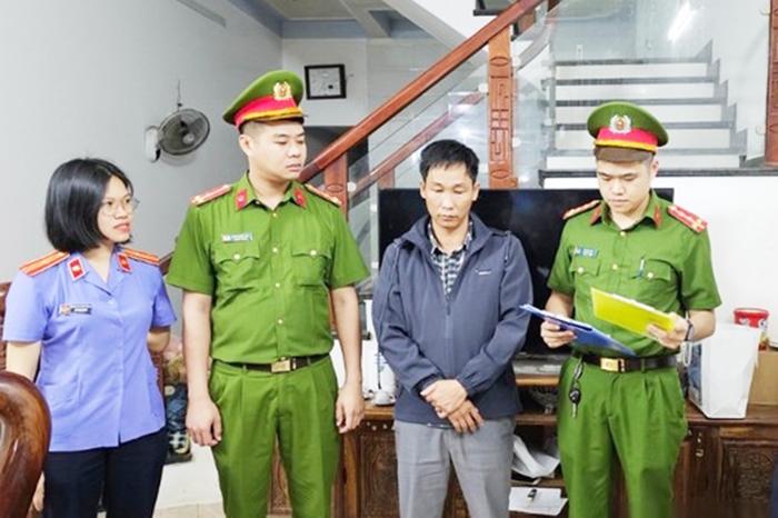 Cơ quan Cảnh sát Điều tra Công an thành phố Lạng Sơn thi hành lệnh bắt Bùi Như Thường