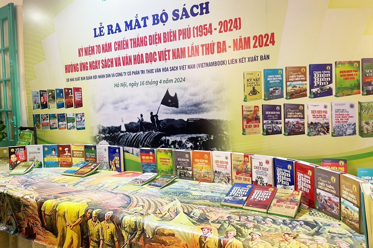 Nhà xuất bản Quân đội Nhân dân ra mắt bộ 30 cuốn sách nhân kỷ niệm 70 năm Chiến thắng Điện Biên Phủ