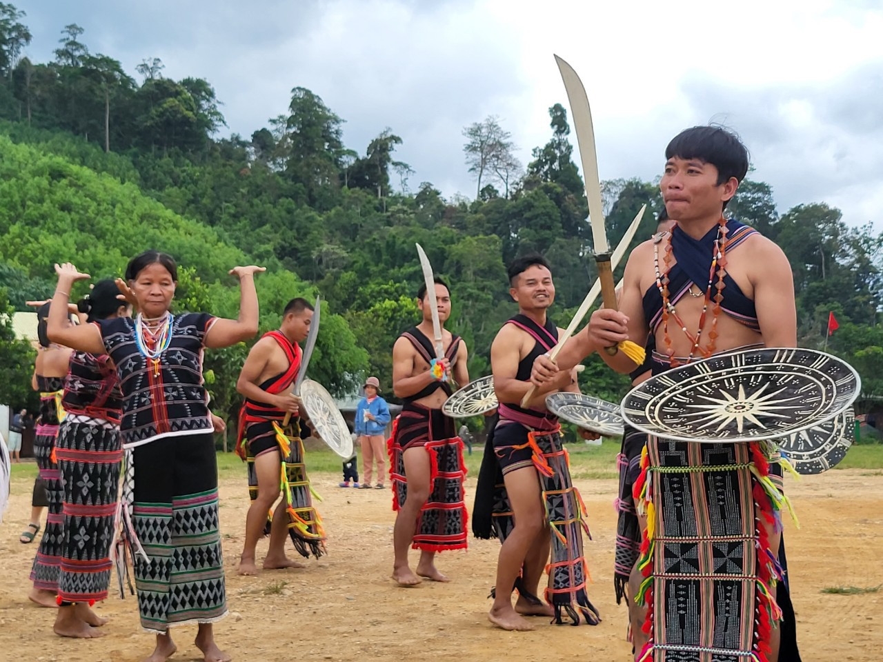 Khám phá văn hoá truyền thống của Cơ Tu, Ca Dong ở các huyện miền núi đang được ngành du lịch Quảng Nam hướng đến