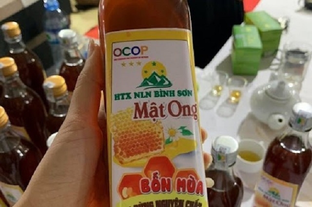 Sản phẩm mật ong Bình Sơn đạt sản phẩm OCOP 3 sao giúp người dân xã miền núi Bình Sơn thoát nghèo