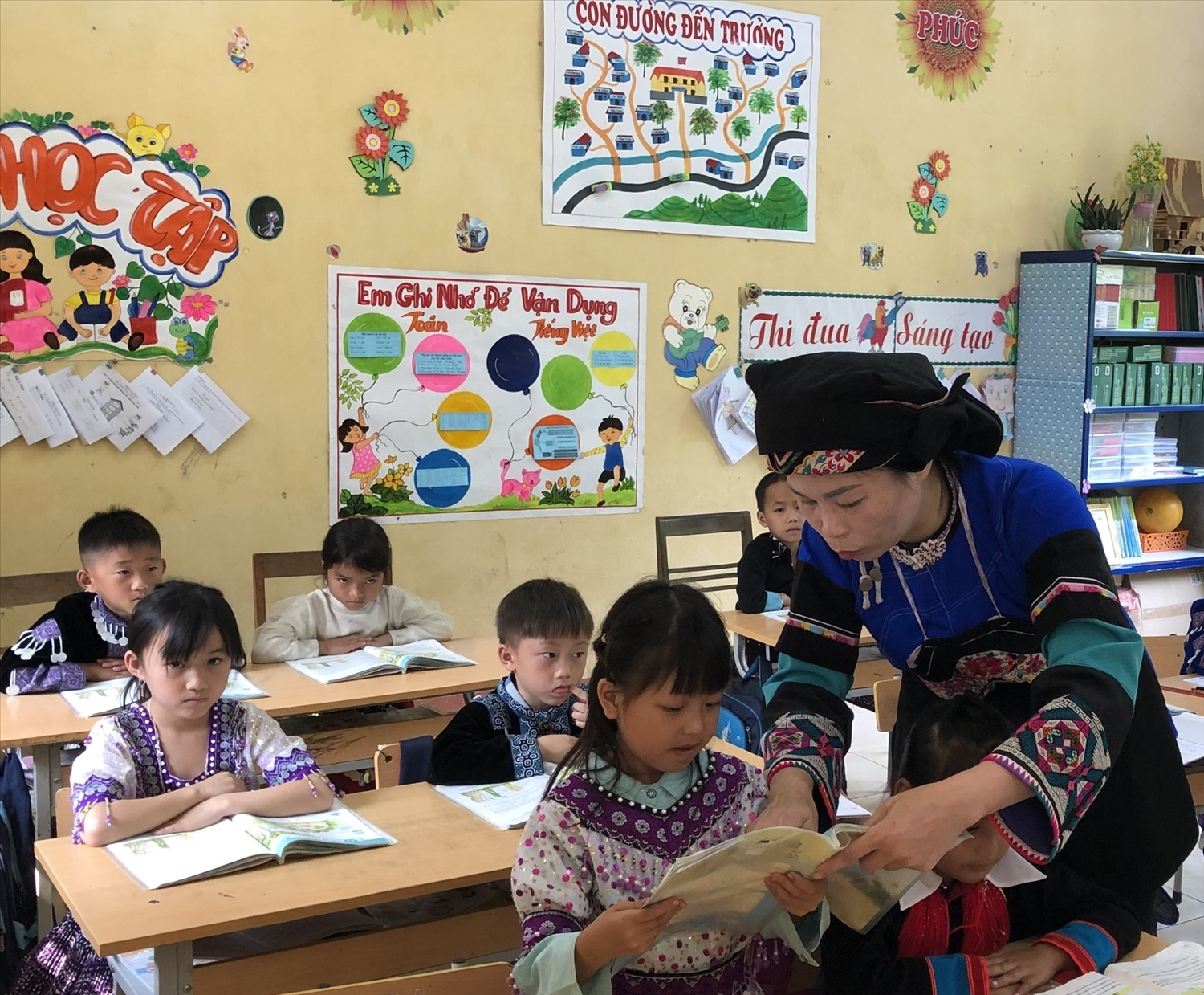Giáo dục vùng cao Lào Cai có bước chuyển biến mạnh mẽ từ việc triển khai các chương trình, chính sách dân tộc