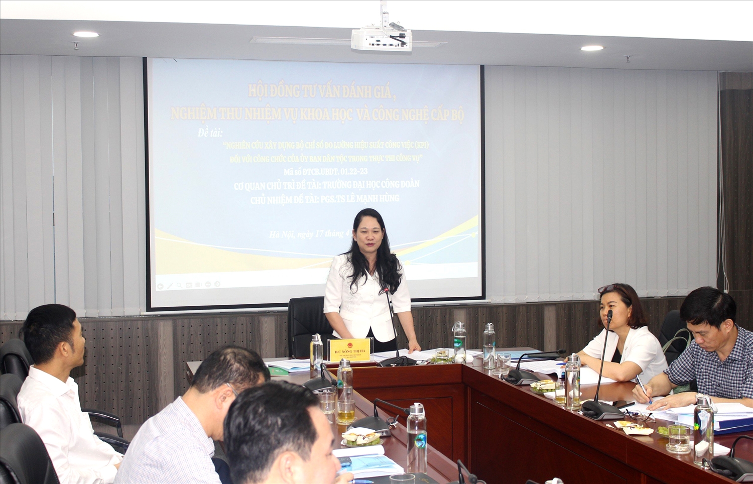 Thứ trưởng, Phó Chủ nhiệm Nông Thị Hà đề nghị cần gắn bộ công cụ với vị trí việc làm, chức danh nghề nghiệp của UBDT