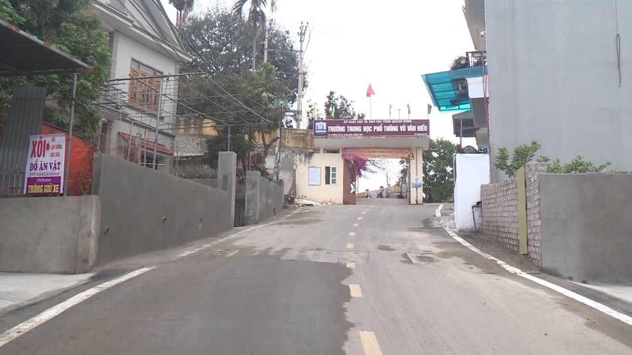 Con đường mới mở khang trang ở phường Hà Tu, TP. Hạ Long 