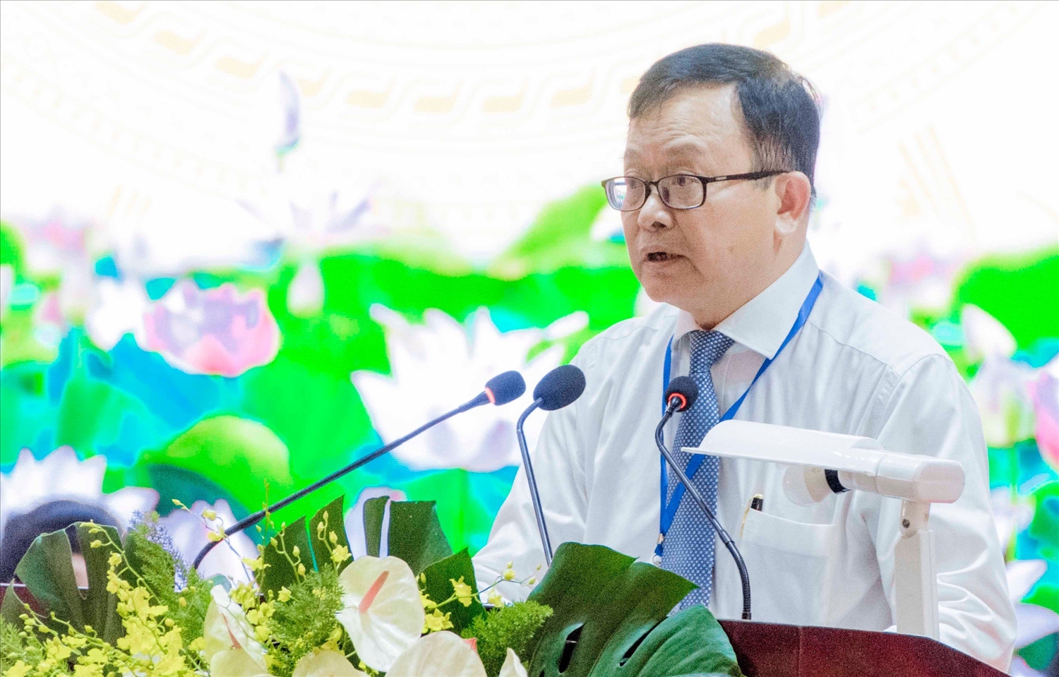 Ông Nguyễn Trung Nhân, Chủ tịch Uỷ ban MTTQ Việt Nam TP. Cẩn Thơ báo cáo kiểm điểm hoạt động của Ủy ban và Ban Thường trực Ủy ban MTTQ Việt Nam thành phố nhiệm kỳ 2019-2024