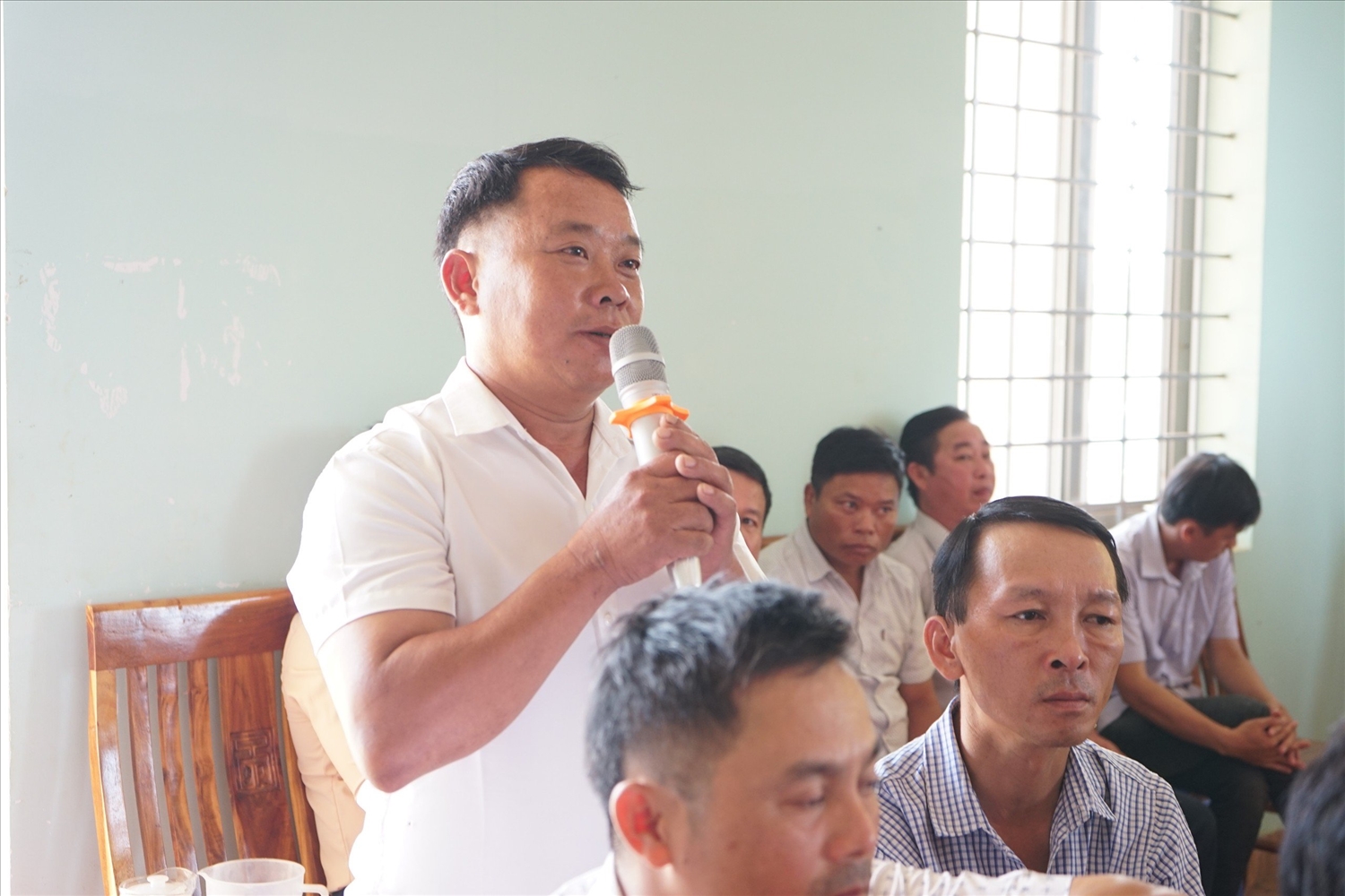 Cư tri thị xã Buôn Hồ kiến nghị tại hội nghị tiếp xúc cử tri