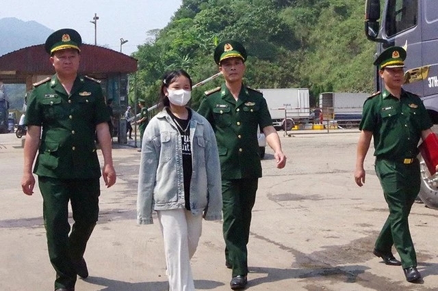 Bé gái 13 tuổi được ngành chức năng giải cứu, đưa về Việt Nam an toàn