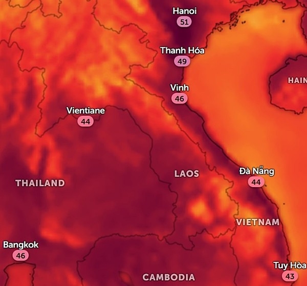 Dự báo từ miền Bắc đến miền Trung nước ta đều rất nóng trong kỳ nghỉ lễ. Trong hình là dự báo nhiệt độ cảm nhận thực tế ngoài trời vào đầu giờ chiều Chủ Nhật, 28/4. Ảnh: Zoom Earth, OpenStreetMap.