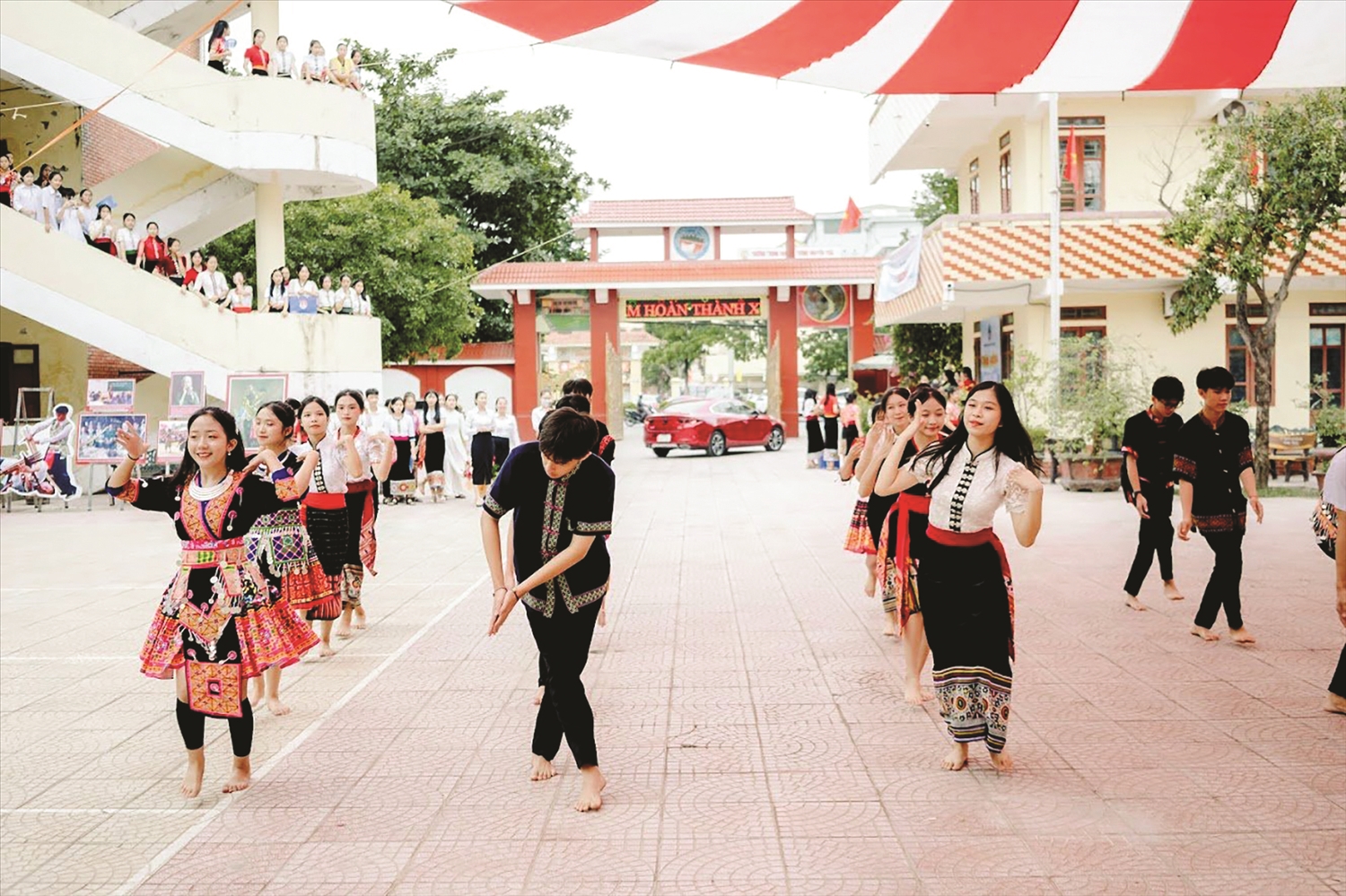 Các hoạt động ngoại khóa tại Trường THPT Dân tộc nội trú Nghệ An.