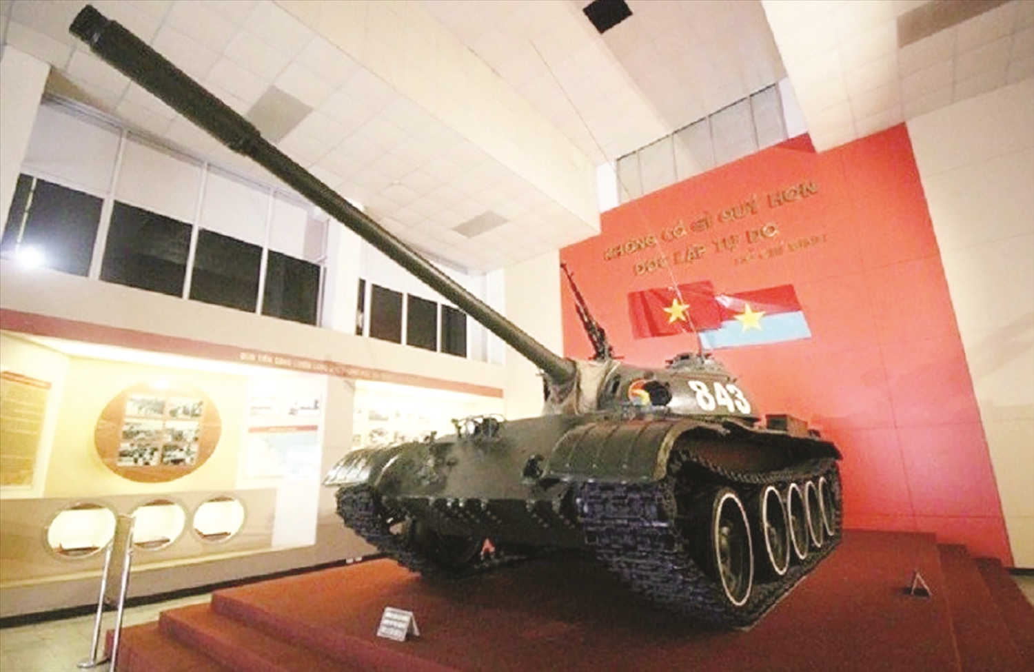 Nằm trong đội hình chiến đấu, xe tăng 843 đã hành quân tham gia giải phóng Huế, Đà Nẵng, các tỉnh miền Trung và thẳng tiến về Sài Gòn sau khi vượt gần 1000km với phương châm “thần tốc quyết thắng”.