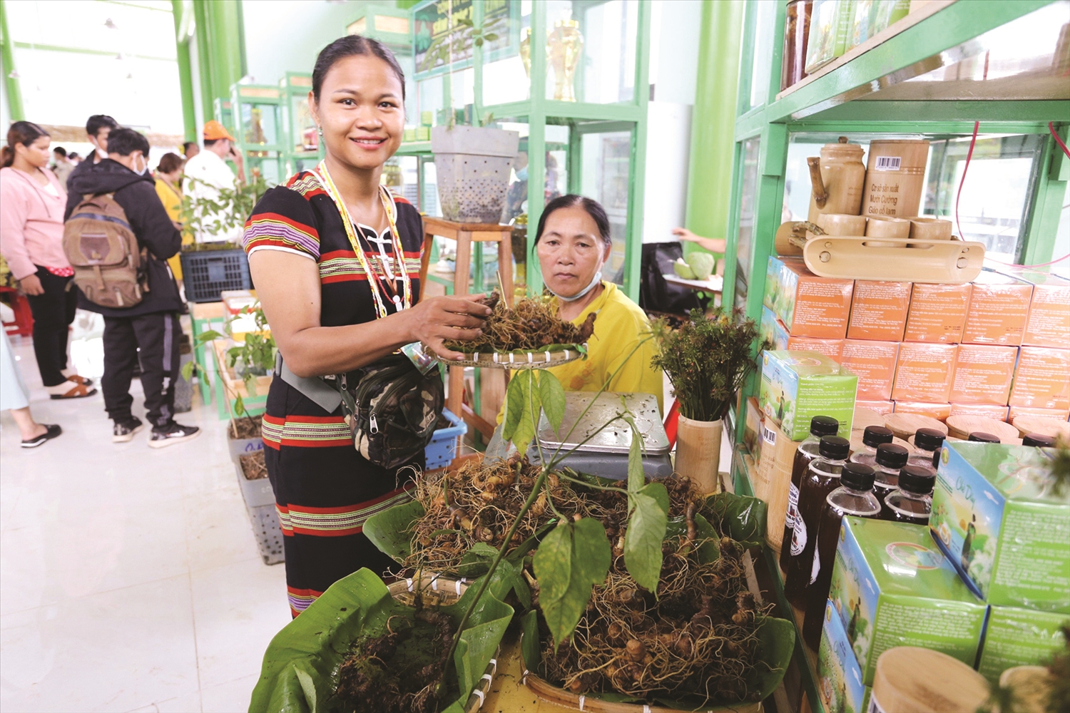 Mỗi phiên chợ sâm, số tiền giao dịch lên đến hàng tỷ đồng.